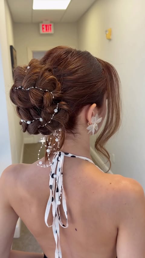 Instagram post by @samirasjewelry for SalonCentric. Caption reads: [...] Freeze Hold Spray Partnering with....