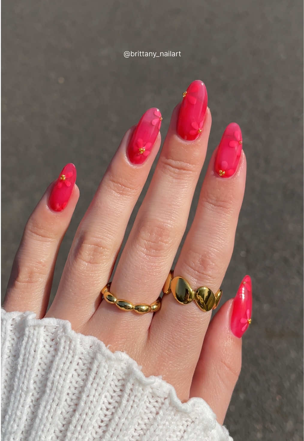 TikTok post by @brittany_nailart for Barry M. Caption reads: [...] with a tan though 👩🏼‍🍳😚🤌🏼 using @Barry....