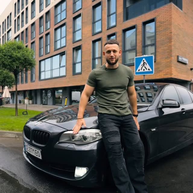 Instagram post by @gamaloleg for Binance. Caption reads: 🚗 Хочеш за кермо RAV4? Uklon і Binance знають, як....
