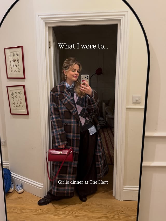 Instagram post by @alisonhopemurray for Everlane. Caption reads: Building supplies and some sparkles ✨ 

I've....