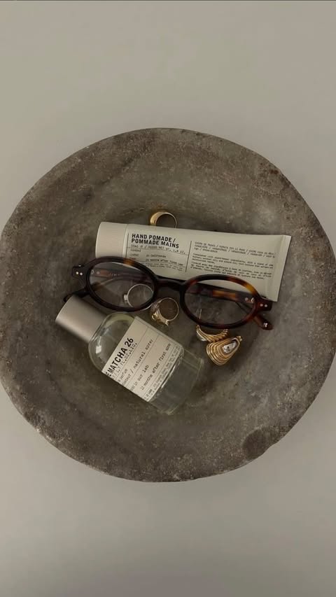 Instagram post by @alexa.lumley for etsy. Caption reads: @etsy never disappoints when it comes to the [...].