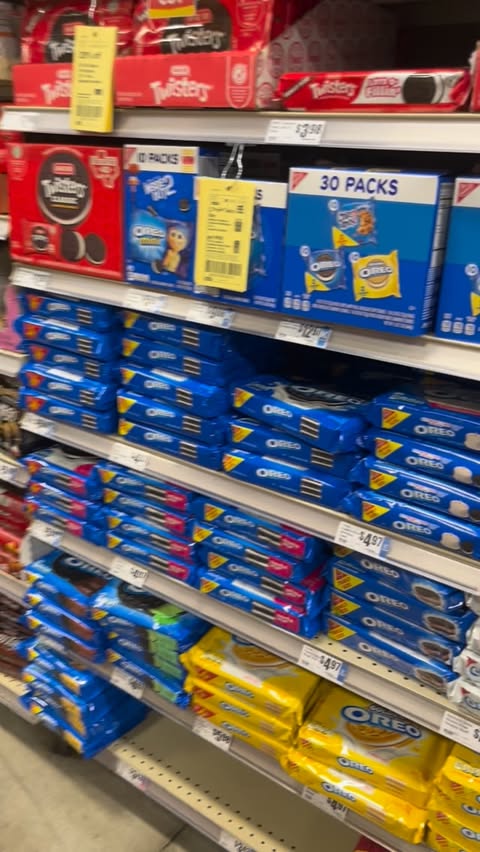 Instagram post by @thereal_nfl.lee for H-E-B. Caption reads: They want sloppy joes tonight instead of baked....