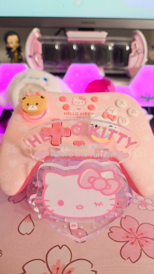 Instagram post by @otorisama for GeekShare. Caption reads: [...] cutest controller 🩷🎀

Thank you to....