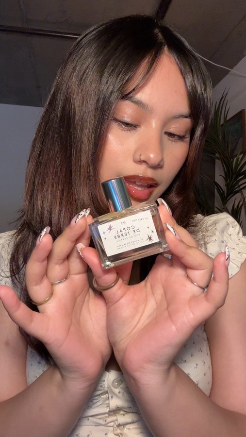 Instagram post by @roxyyanaya for Le Monde Gourmand | Willowbrook Il. Caption reads: ‘Copal de Terre’ is the most nostalgic scent I’ve....