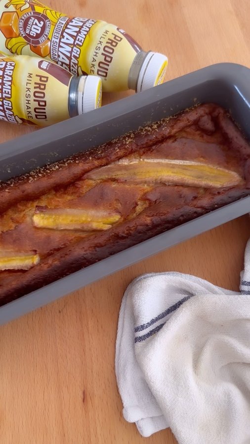 Instagram post by @pischas for ProPud. Caption reads: BANANA CAKE w/ @propudsverige Caramel Glaze....