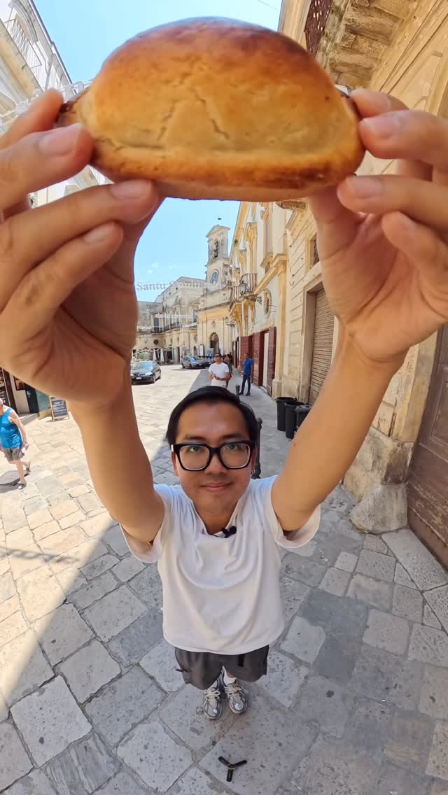 Instagram post by @nicolajiang_ for Insta360India. Caption reads: Ecco cosa ho mangiato la mia primissima volta a....