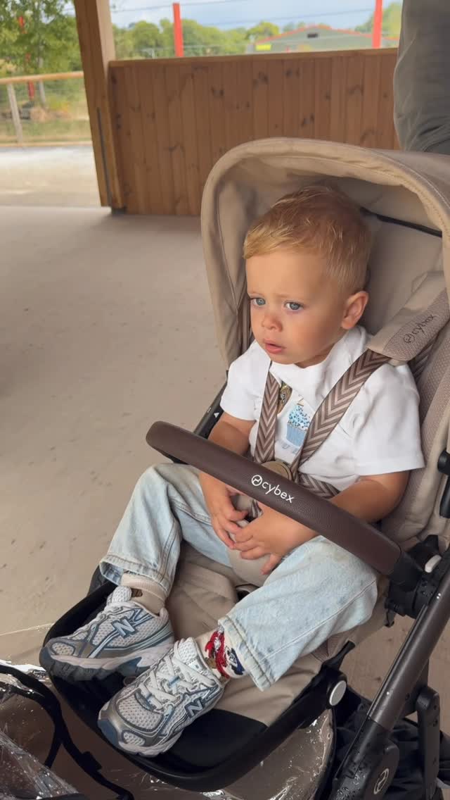 Instagram post by @elliejones135 for CYBEX. Caption reads: days out made easy using our @cybex_global....