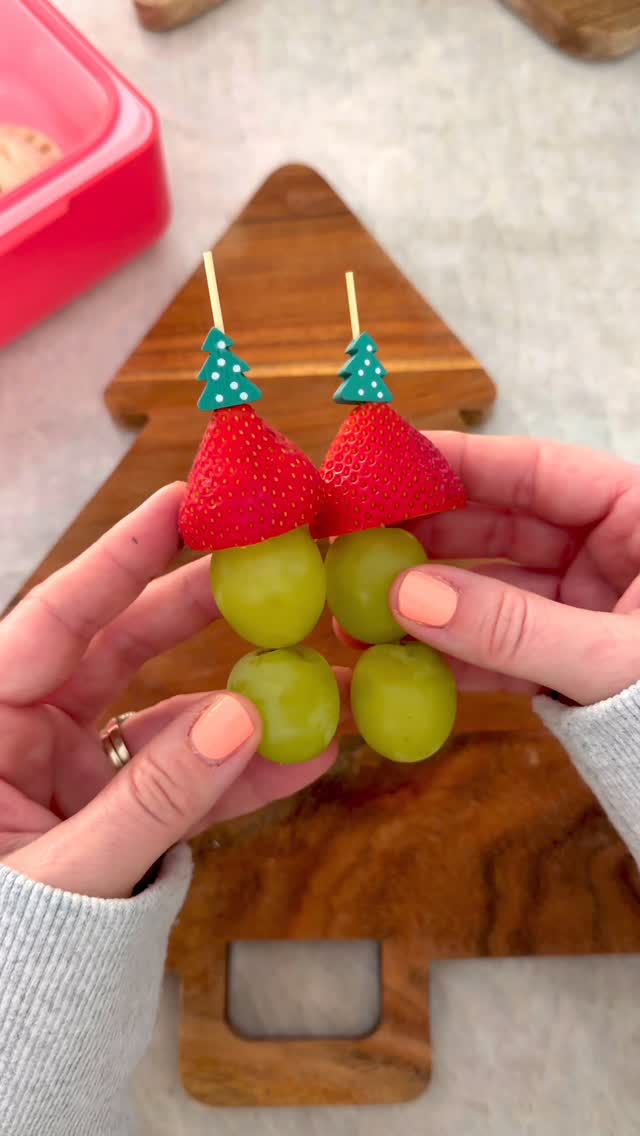 Instagram post by @organizewithrosie for Chomps. Caption reads: Holiday lunchbox idea 🎄🎁♥️☃️ #chompspartner....