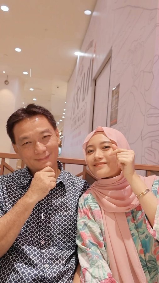 Instagram post by @ryhanaizzureen for Liese. Caption reads: Gave my dad the best gift ever with @liesemy grey....