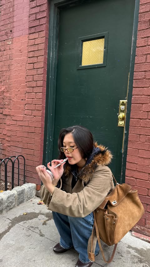 Instagram post by @via.ilyou for Round Lab. Caption reads: IF I WAS ROBBED… these are my immediate restock 👀....