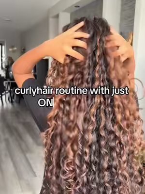 TikTok post by @aniiii._.x for Bali Curls. Caption reads: [...] curls ad #fyp #curlyhair #curly #balicurls....