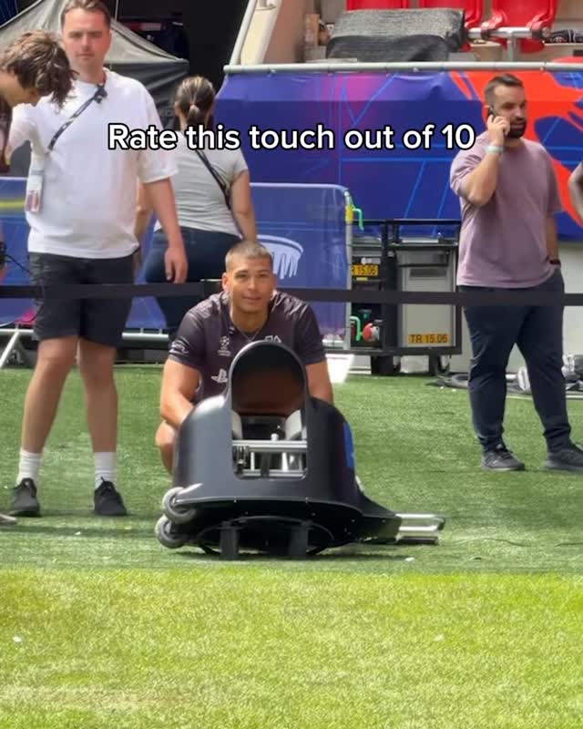 Instagram post by @marlon3lg for PlayStation. Caption reads: [...] out of 10 @neymarjr @mikel_john_obi....