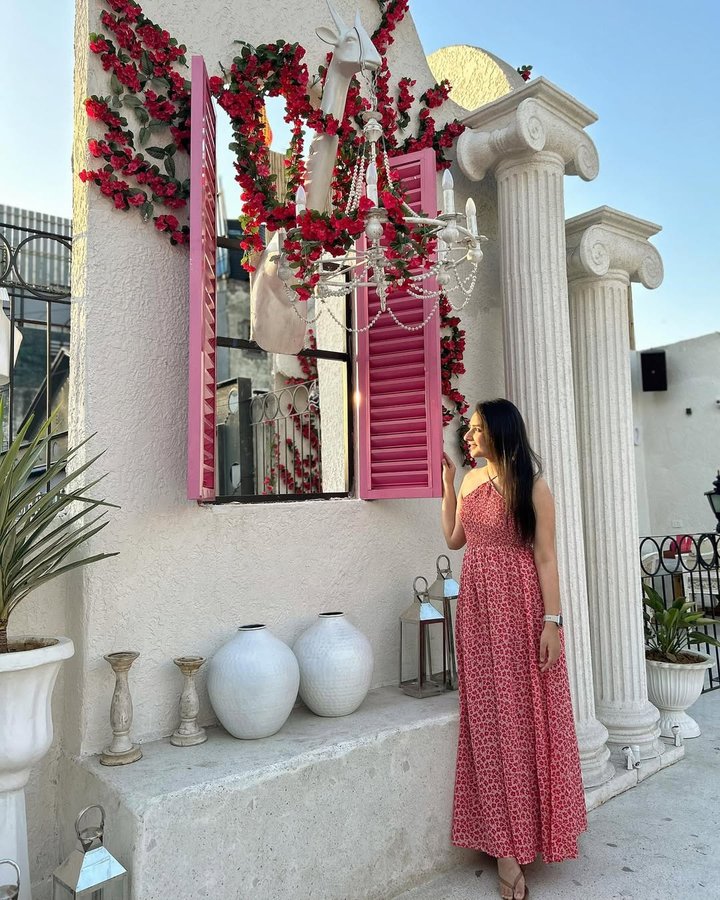 Instagram post by @nanditamiglani for Faballey. Caption reads: [...] code: NMA10

#FabStyleFiles #Faballey....