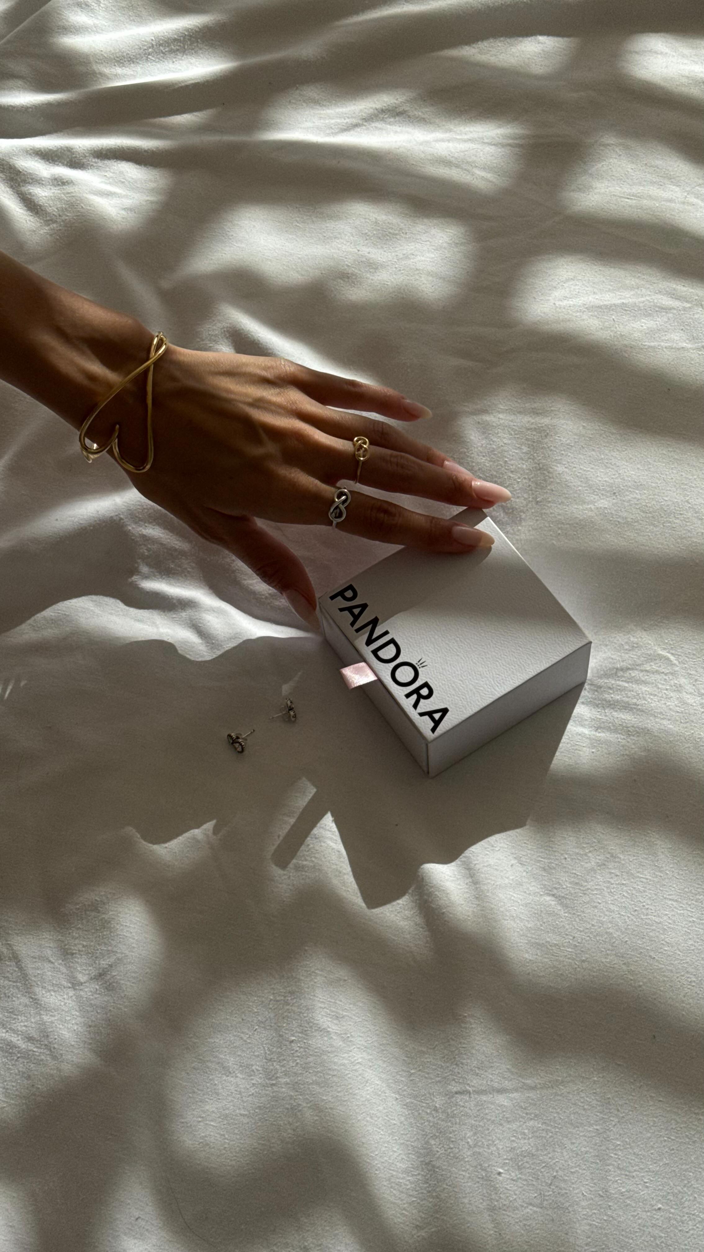 Instagram post by @irismittenaeremf for Pandora. Caption reads: Collaboration commerciale 
La fête des mères c’est....