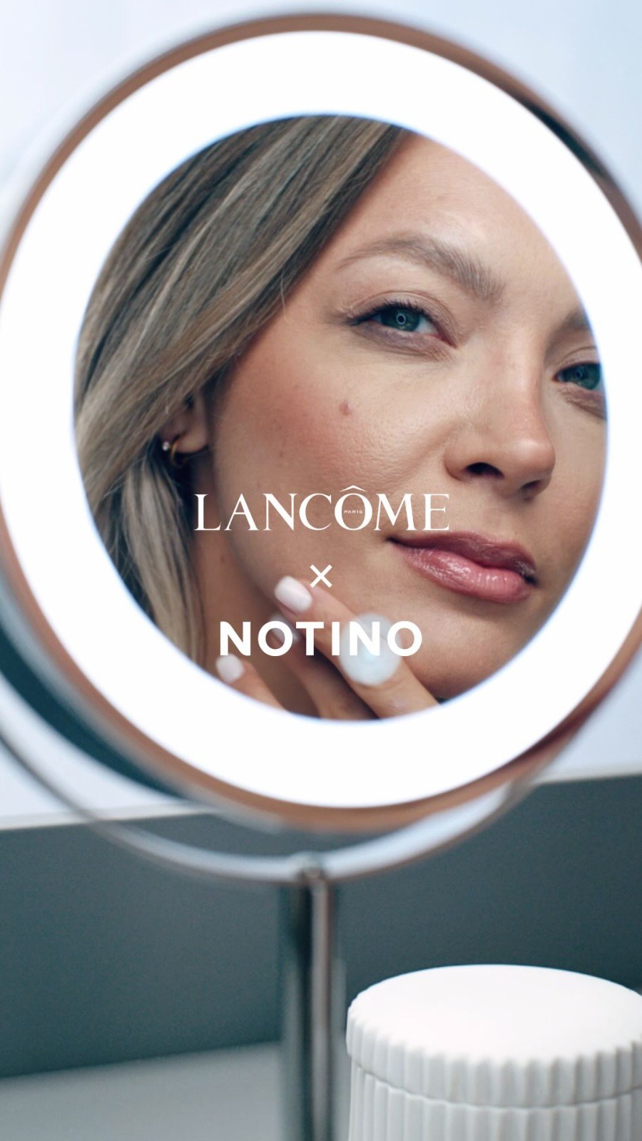 Instagram post by @sandrabendre for Notino Romania. Caption reads: Noua eră a îngrijirii anti-îmbătrânire e aici!💡Și....