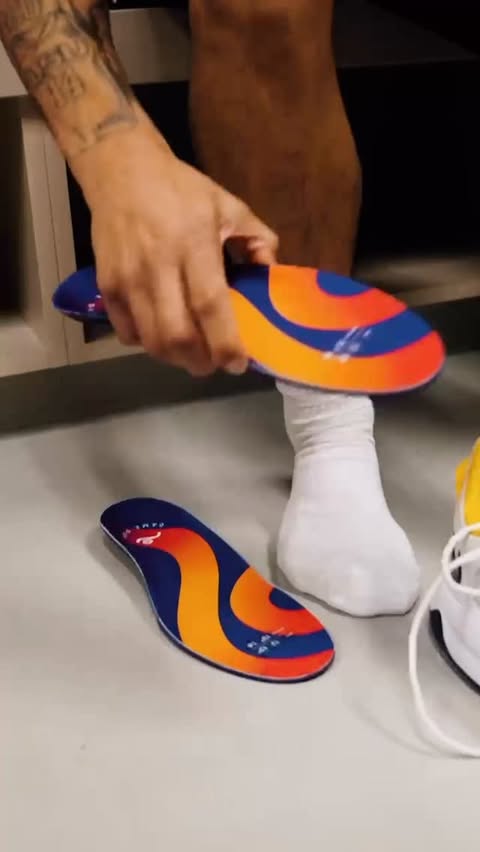 Instagram post by @jadenbobbett for Move. Caption reads: [...] make sure I got the squad locked in with....