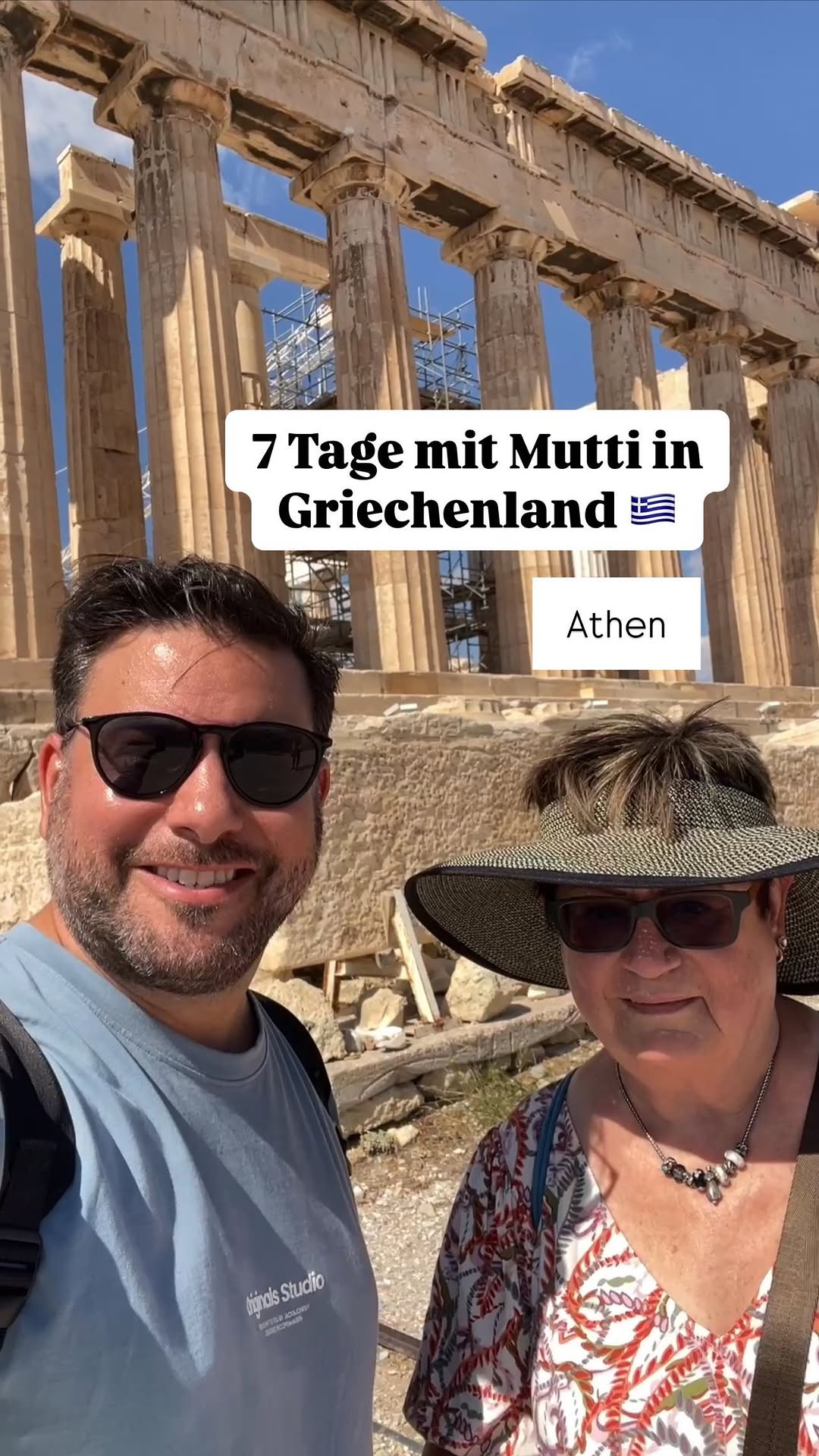 Instagram post by @ermachtsjunge for Tourlane. Caption reads: 7 Tage mit meiner Mom in 
Griechenland ✈️☀️😍

Wir....