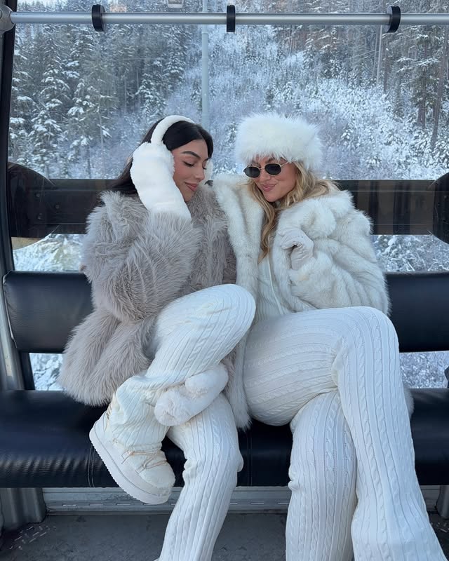 Instagram post by @mobinapeiman for Ardene. Caption reads: [...] is always a good idea ❄️☕️☃️🤍 @ardene....