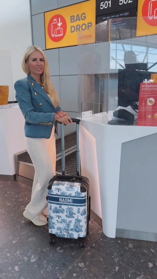 Instagram post by @naomikisted for Pegasus Airlines. Caption reads: So today I'm flying with @pegasusairlines_en from....