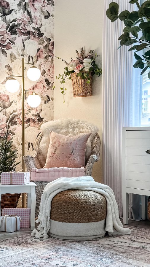 Instagram post by @decordesignswithjen for Ozarke. Caption reads: Hey there my sweet friends. Don’t ya just love a....