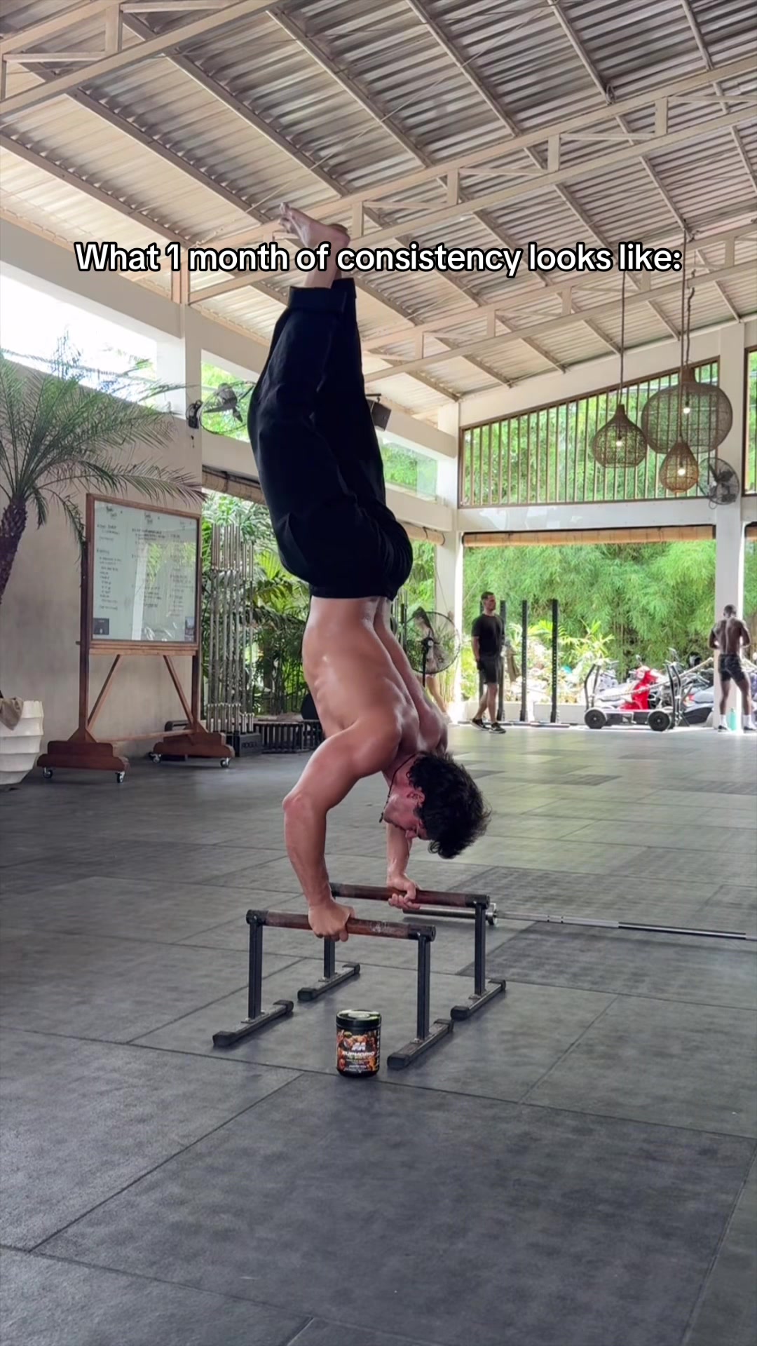 TikTok post by @yunusbroe for MuscleTech. Caption reads: [...] 365 days. Happy new year  Powered by....