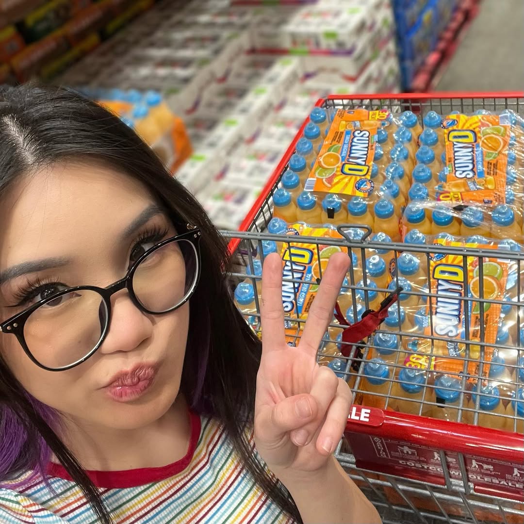 Instagram post by an influencer for SUNNYD. Caption reads: [...] dangerous for my wallet 🥲 #SUNNYD.