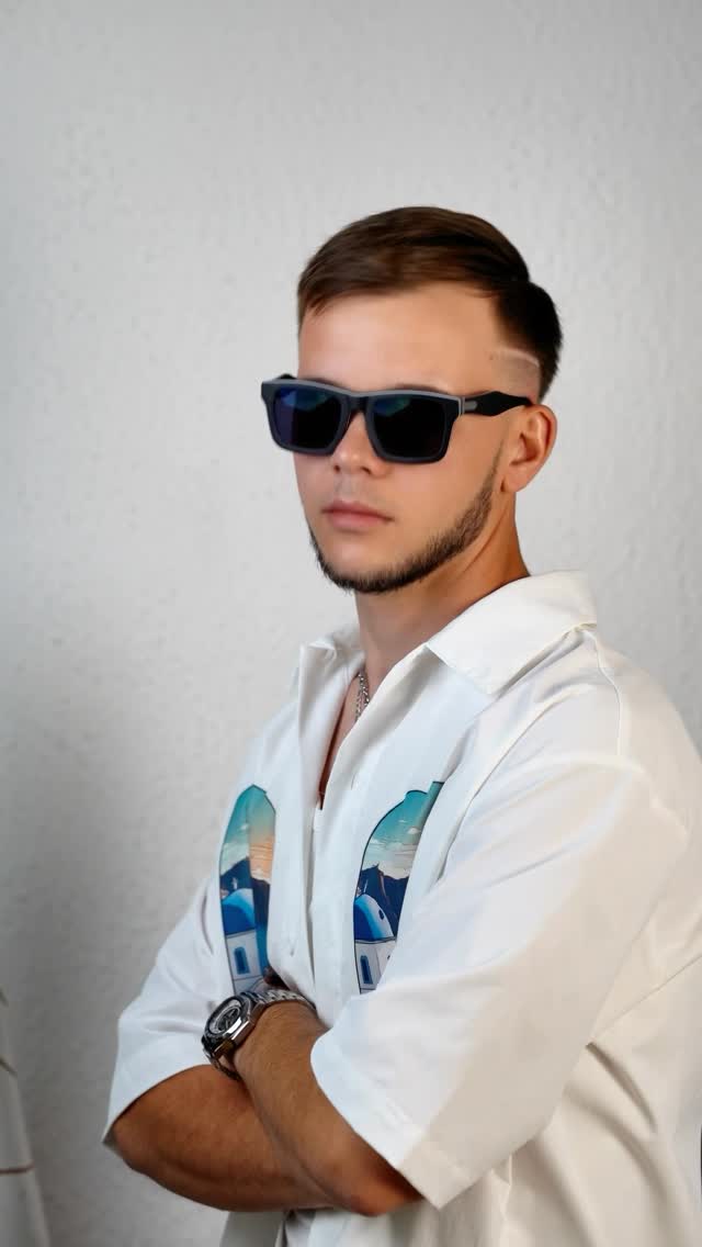Instagram post by @eric_11e for Zeelool. Caption reads: Lunettes 👓 🔥 @zeelool @zeelool_france 

Nom des....