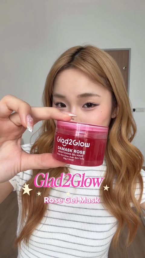 Instagram post by @christeng_y for Glad2Glow Malaysia. Caption reads: Giving my skin 2 weeks of extra love with the....