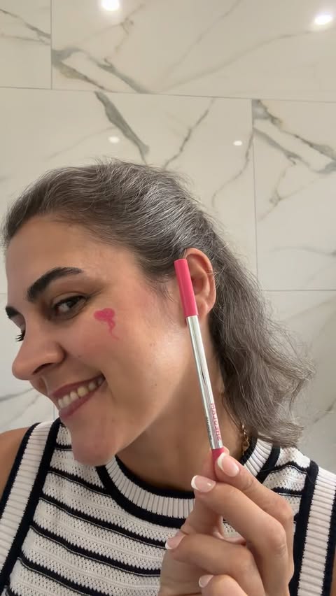 Instagram post by an influencer for SHEGLAM OFFICIAL. Caption reads: Finally found the gel liner that does it all. 😍....