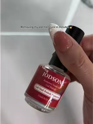 TikTok post by @giselle_natalin for JODSONE. Caption reads: Easy removal @JODSONE #nailtok #gelnails....