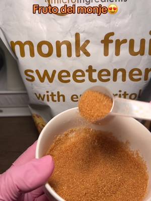 TikTok post by @kellyterecomienda for Micro Ingredients. Caption reads: Fruto del monje😍 #microingredients #monkfruit....