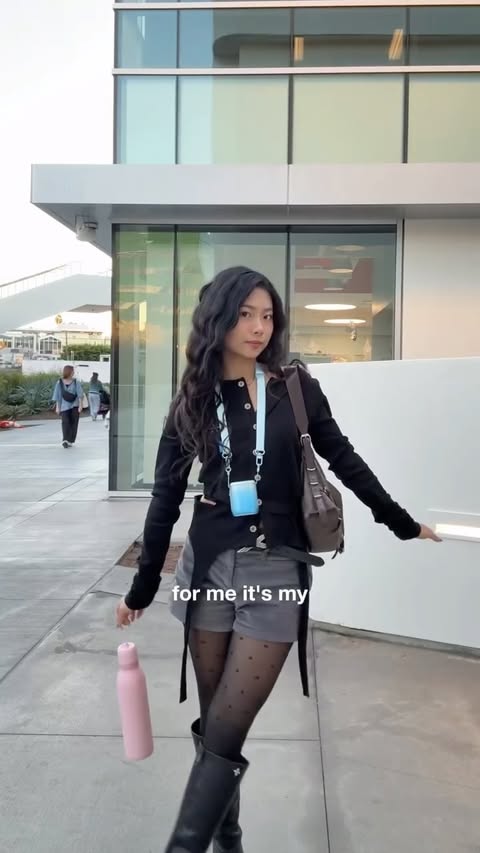 Instagram post by @chau.ng_ for Jisulife. Caption reads: Cool girls come prepared @jisulife.official 🙂‍↕️....