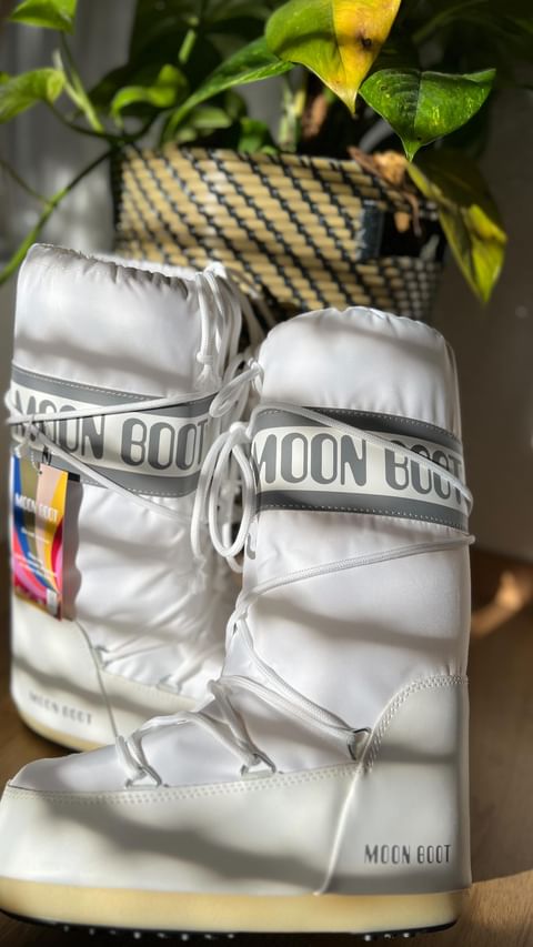 Instagram post by @marinatenberken for Moon Boot. Caption reads: 𝘎𝘦𝘵 𝘺𝘰𝘶𝘳 𝘧𝘢𝘴𝘩𝘪𝘰𝘯 𝘸𝘪𝘵𝘩 #MoonBoot....