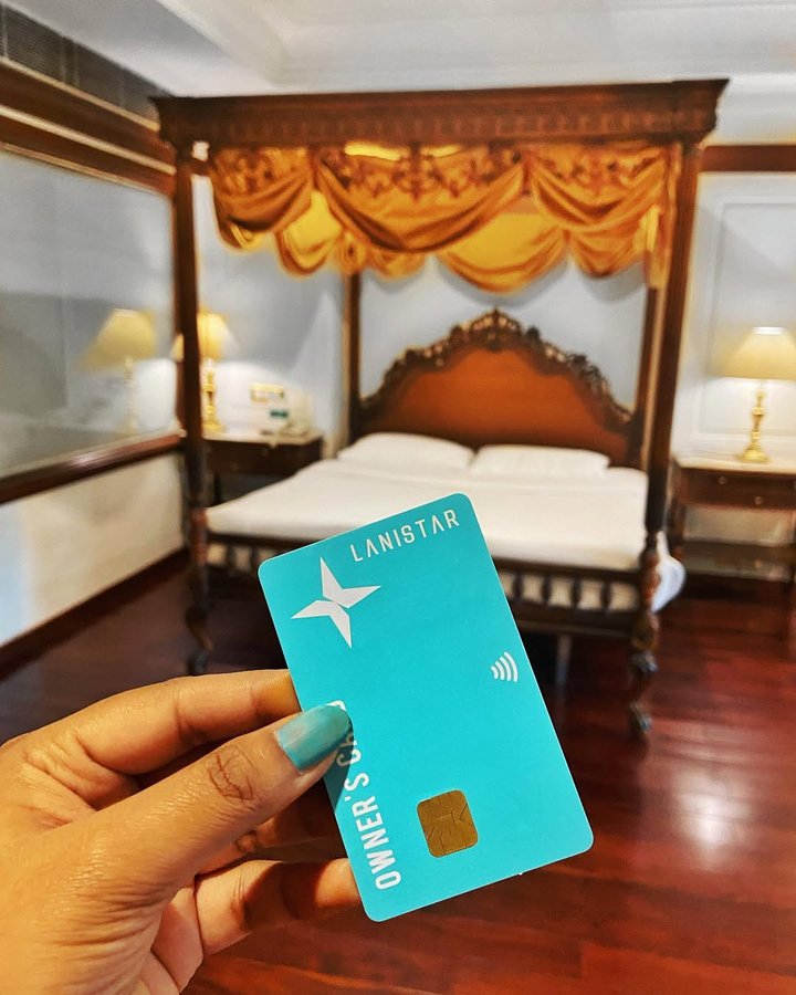 Instagram post by @love_yourself_love_life for LANISTAR. Caption reads: [...] payment card that makes a statement....