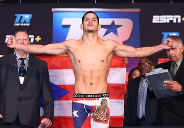 Instagram post by @edgarberlanga for Odd Sox. Caption reads: [...] ONE ☝🏼!!!! EL 👹🇵🇷 VAMOS 🤐🔥....