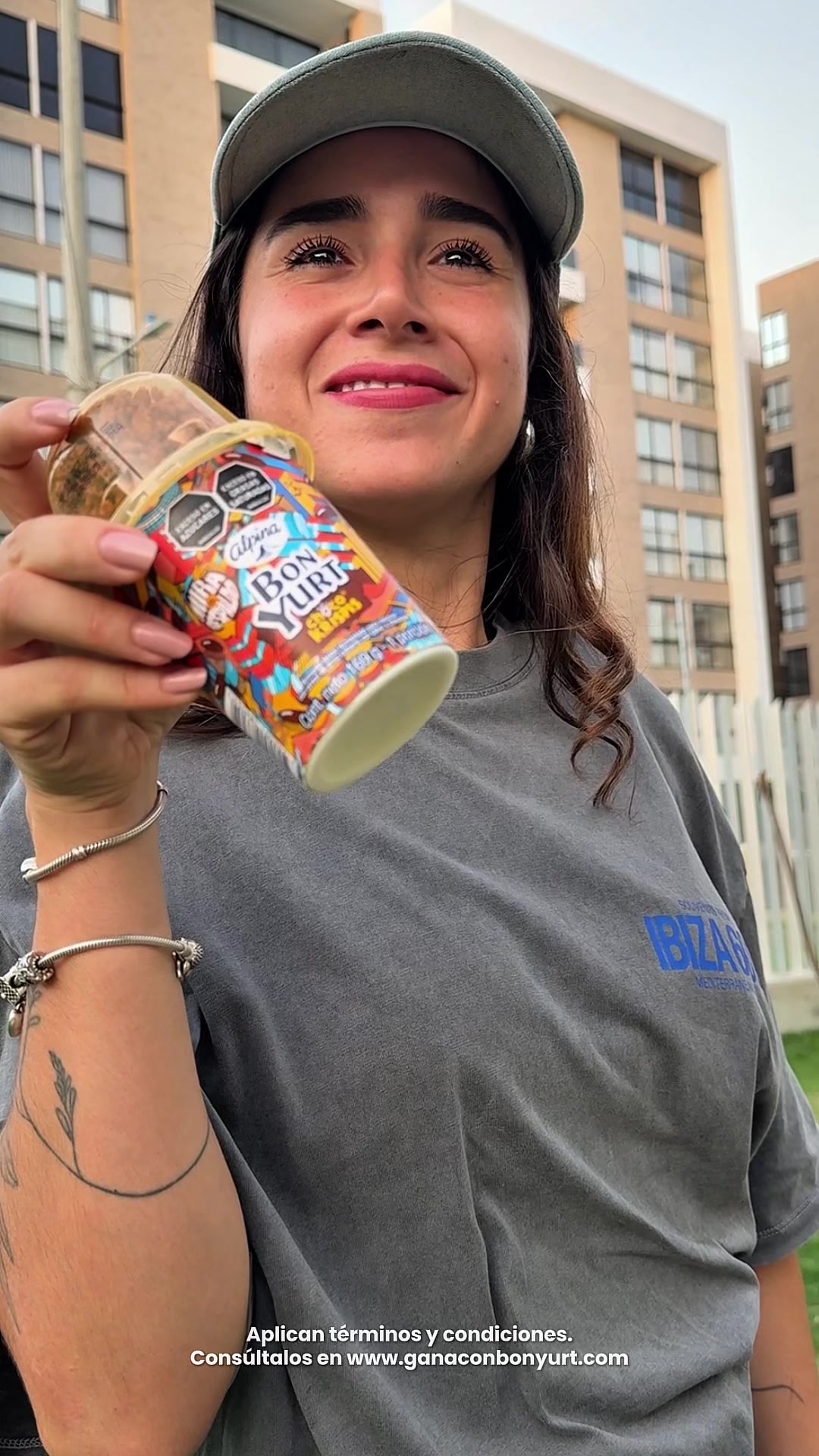 TikTok post by @gisselleleone for Alpina. Caption reads: Yo ya gané con bonyurt, y tú?😋 @Alpina 🐮....