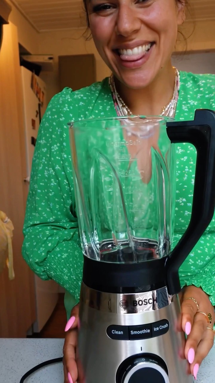 Instagram post by @jasmingabay for Bosch Home Danmark. Caption reads: Sommeren nærmer sig med hastige skridt og det....