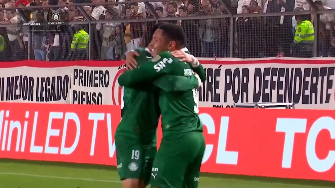 Instagram post by @thelibertadores for Crypto.com. Caption reads: [...] #Libertadores! #GloriaEterna |....