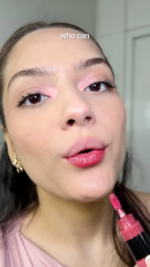 Instagram post by @ashka_singh_ for KIRO. Caption reads: Comment for links! 🌺✨ Product used- @kirobeauty....