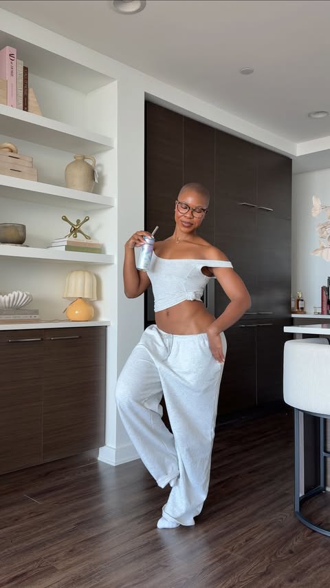 Instagram post by @yayatshuma for EvolveYou. Caption reads: alone but not lonely diaries ep1: 5am morning....