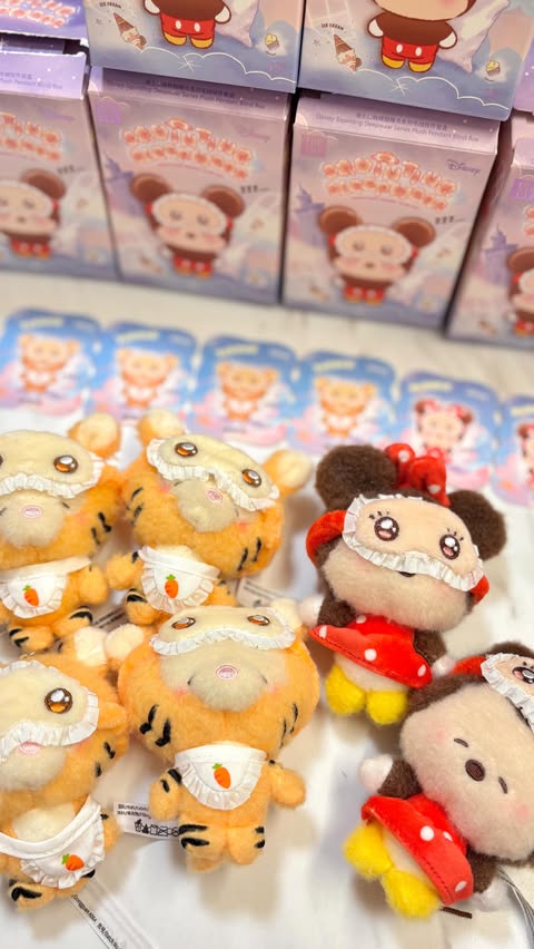 Instagram post by @aoimickey_ for TOPTOY. Caption reads: [...]....