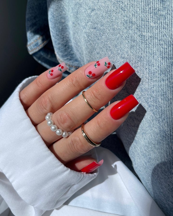 Instagram post by @amanda.sudolll for Semilac. Caption reads: 🍒✨❤️🍒✨❤️

@semilac : 231, 581 😍

#semilac....