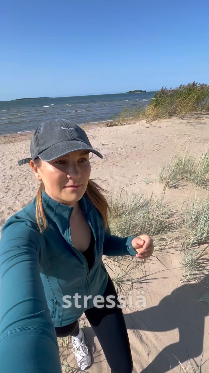 Instagram post by @irenenaakka for Boksi. Caption reads: mainos: @suomiliikkeelle.fi 🌳 Meidän ympärillä on....