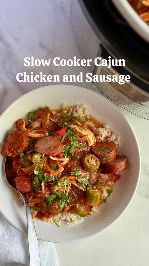 Instagram post by @healthy.mom.healthy.family for Natural Heaven. Caption reads: 🥣 This Slow Cooker Cajun Chicken and Sausage....