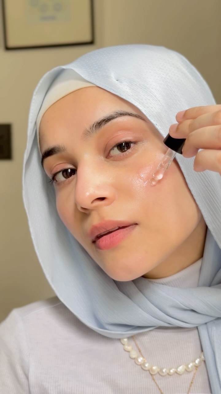 Instagram post by @layba_ahmad for Quench Botanics. Caption reads: Experience 72 hours of hydration and this 96% pure....