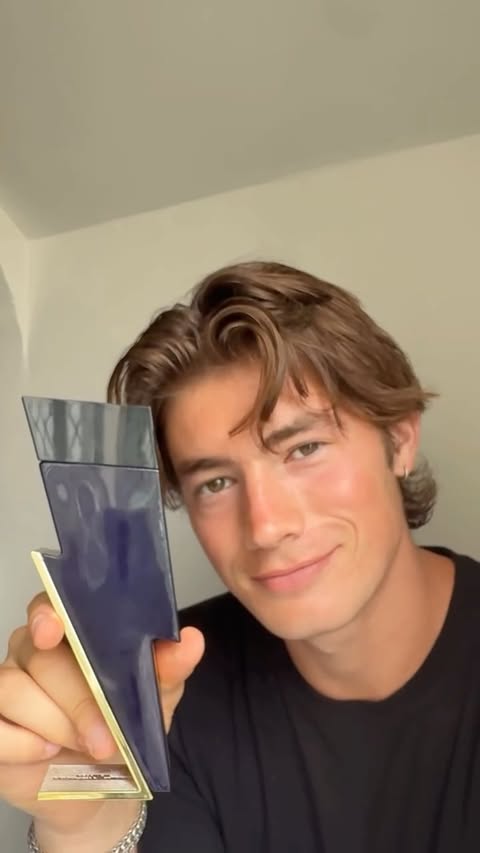Instagram post by @vinbernardi for CAROLINA HERRERA. Caption reads: [...] the chic Bad Boy Cobalt Absolute by Carolina....