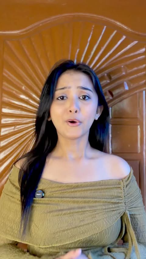 Instagram post by @_samaria_barman_ for HK Vitals. Caption reads: [...] what I added to my routine. I started....