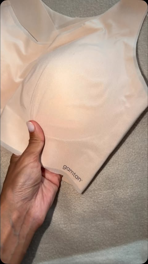 Instagram post by @mariamisheli___ for Bazzaal. Caption reads: [...] #backsupportbra #koreanbrabreathablebra....