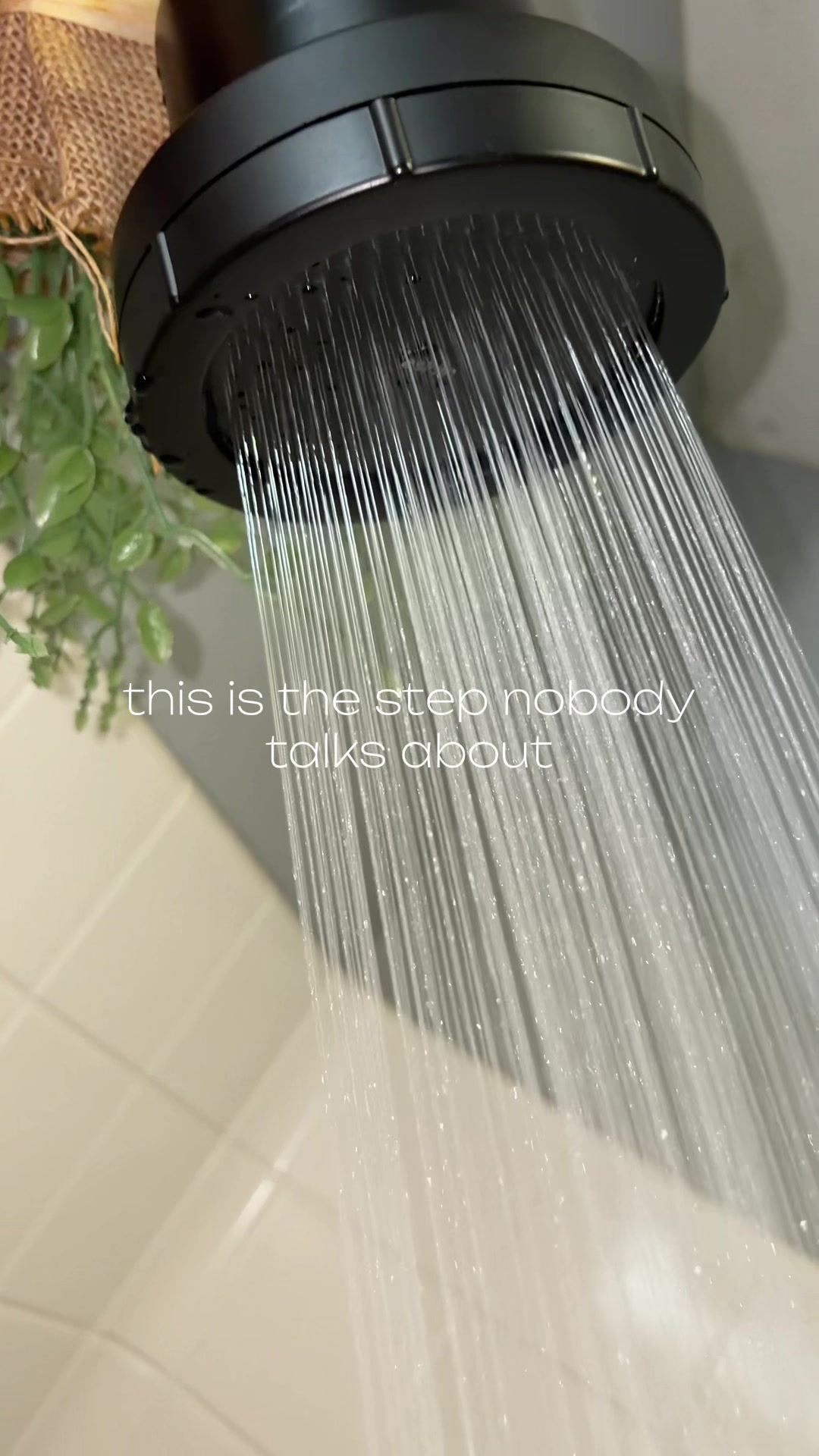 TikTok post by @wishinonthestars for Eskiin. Caption reads: The Eskiin filtered showerhead is the oasis [...].