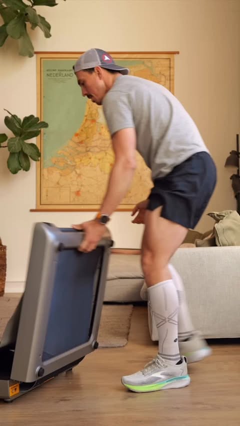 Instagram post by @nsprang for WalkingPad. Caption reads: New addition to the home gym 😏 @walkingpad.nl....